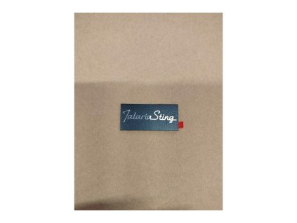 a1a2663e42b1697db263efe289cca47e samolepka sting na kryt baterie 1200e 800e