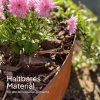 Detail des stabilen Randes einer Cortenstahl Baumumrandung