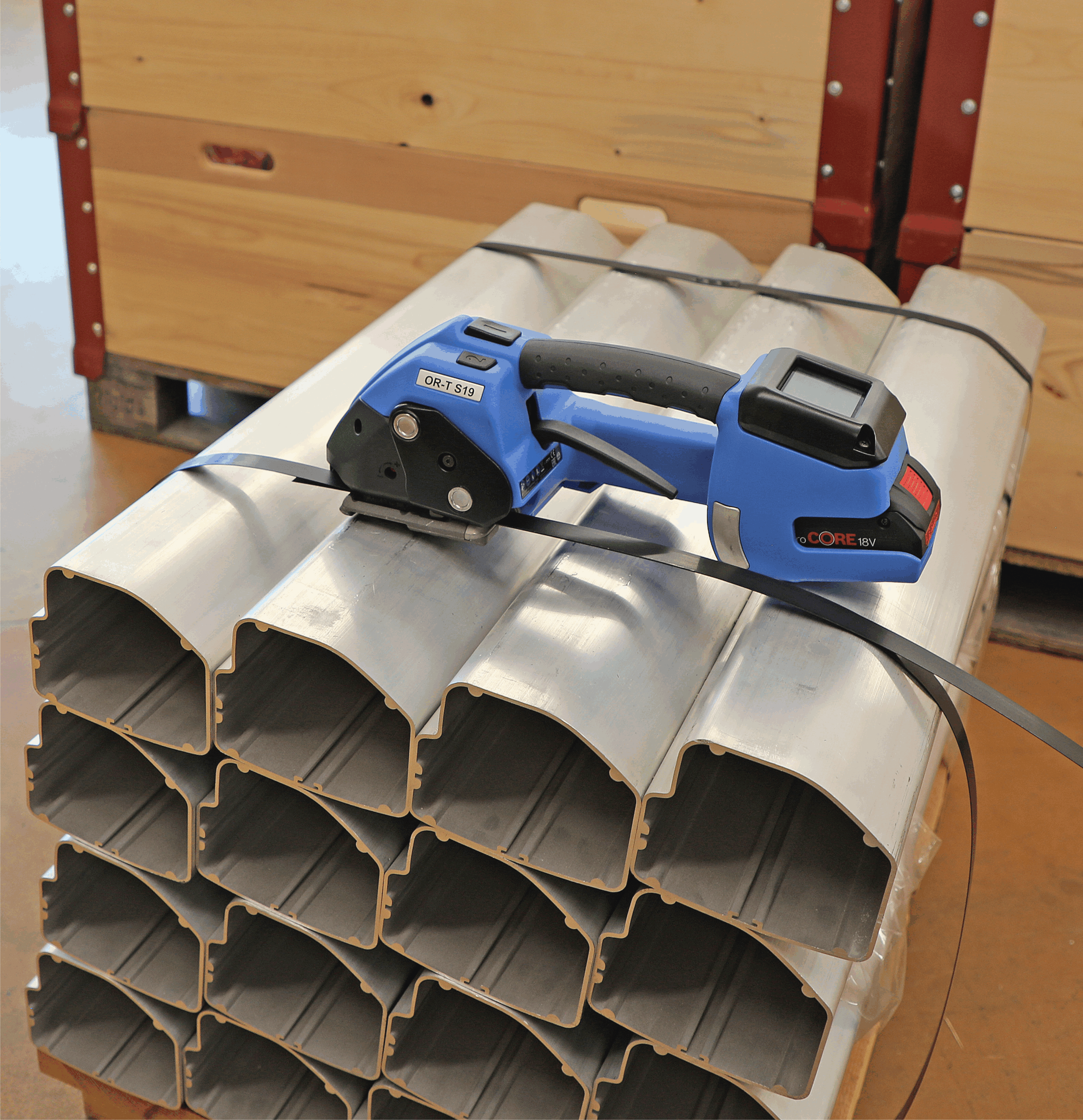 Páskovaní ocelovou nebo PET vázací páskou - těžké aplikace