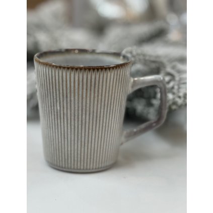 Hrnek vroubkovaný BEIGE