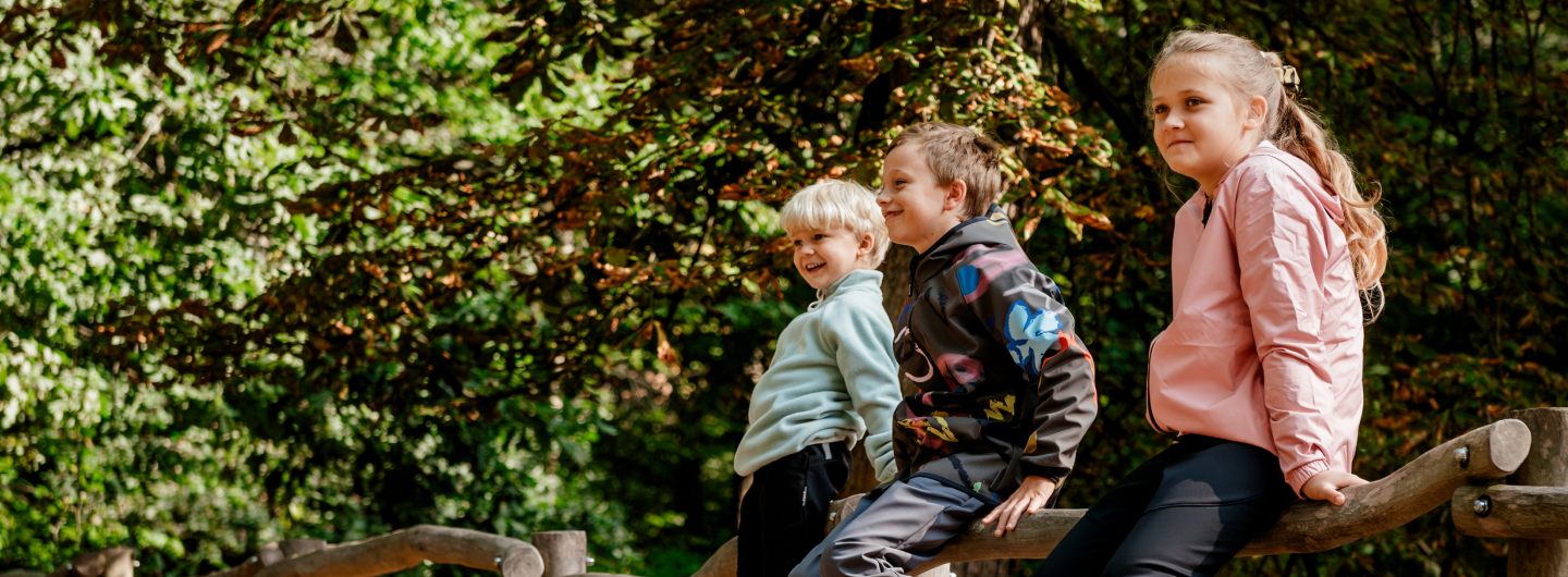 Wir entwerfen Kleidung, die mit Ihren Kindern wächst