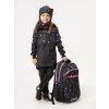 Holčička s batohem Move, Květiny