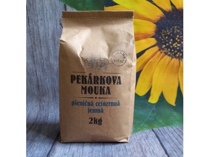 Pekárkova mouka pšeničná celozrnná jemná 2 kg - datum min. spotřeby 13/6/25