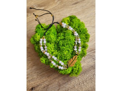 Náramek na šňůrce s pírkem