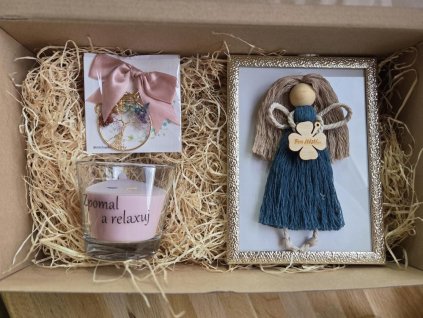 Dárková krabička s macrame, svíčkou a přívěskem
