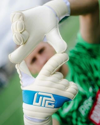 Dominik Sváček ▶️ @mskzilina 🇸🇰 UPG DC www.upgloves.sk www.upgloves.cz #upgloves #upgfamily #goalkeepers #mskzilina #brankar