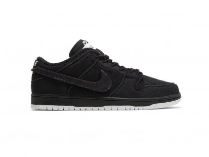 Nike SB Dunk Low Gnarhunters