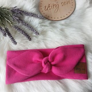 Čelenky jsou velmi oblíbené. A já se nedivím🥰 Jsou pohodlné, zavážete dle potřeby a nikde netlačí. Nové barvičky na...