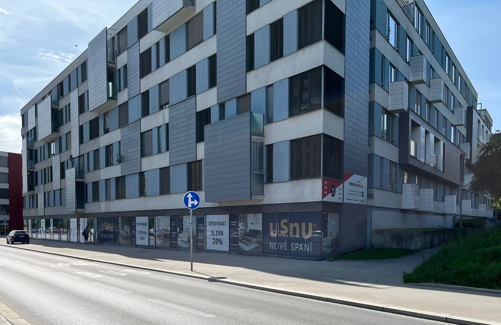 prodejna-posteli-usnu-praha-prosek-exterier