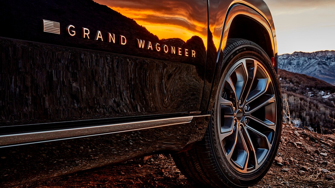 2022-Jeep-Grand-Wagoneer-28