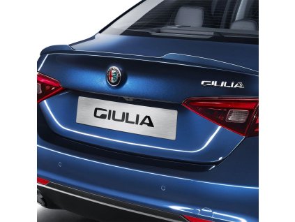 Alfa Romeo Giulia Hátsó légterelő festéshez