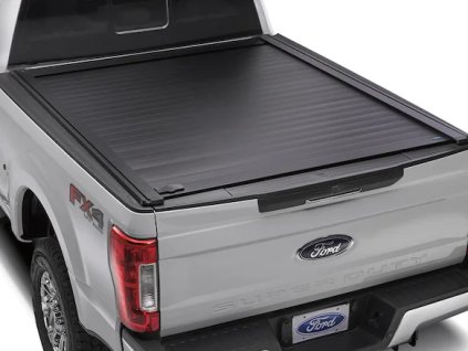 Ford F-250/F-350/F-450 Super Duty Zatahovací kryt korby nákladního vozu Embark LS s T-drážkami od RealTruck Advantage® pro 8,0’ Bed Size
