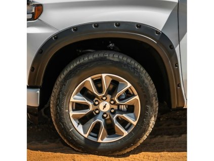 Chevrolet Silverado 1500 4.gen Rozšíření blatníků černé s viditelnými šrouby