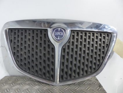 Lancia Ypsilon Maska przednia z emblematem (10/2006-2011)