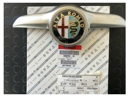 Alfa Romeo GT Znak Alfa Romeo na prednej mriežke