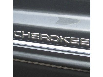 Emblema CHEROKEE plateado XJ