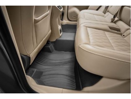 Tappetini Buick Envision 2a generazione con logo Buick in gomma nera nella fila posteriore