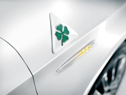Alfa Romeo Badge con quadrifoglio verde