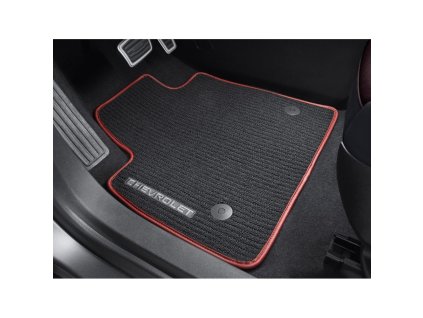 Covorașe Chevrolet Blazer Premium pentru primul rând în Jet Black cu inscripții Chevrolet și țevi roșii