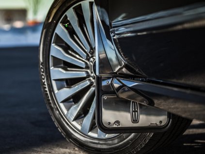 Lincoln Navigátor első fröccsenésvédő Gatorback pár