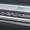 Emblème CHEROKEE argenté XJ