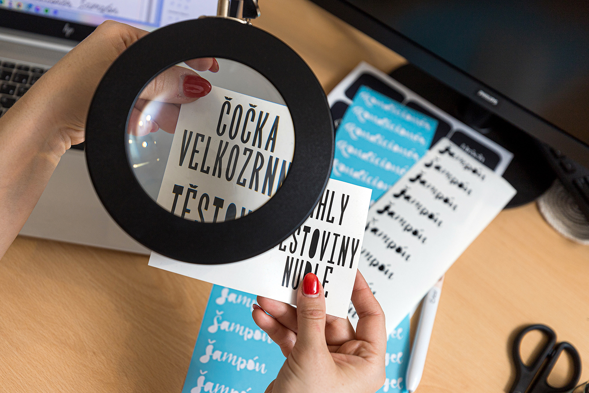 Rezaná grafika — štítky