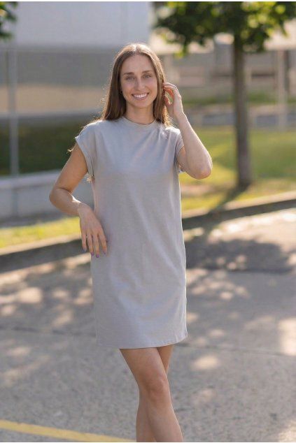 saty s prodlouzenymi rameny svetle sede by utopy