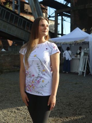 Vaše velmi oblíbené tričko Flower Beautty ❤️ ➡️ https://1url.cz/2efYi Ideální kombinace s legínami Basic ➡️...