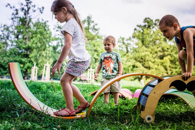 Houpací prkno nebo montessori houpačku Spectra?