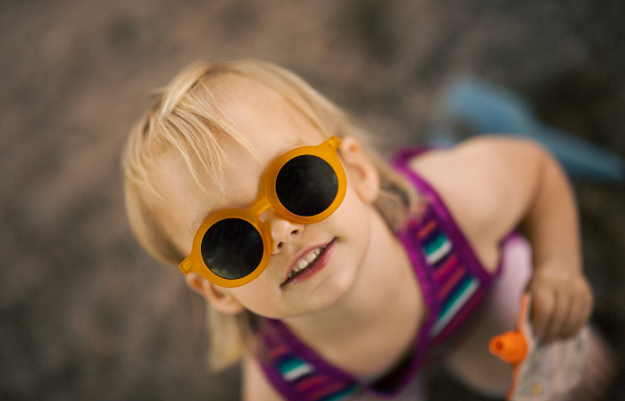 Dětské sluneční brýle: Od kdy je nosit a na co si dát pozor