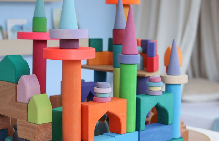 Jak na správný výběr dřevěné stavebnice pro děti