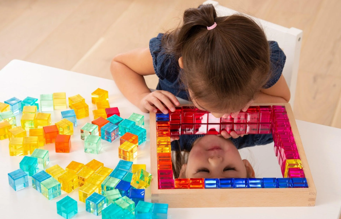 6 jednoduchých Montessori tipů jak děti naučit barvy