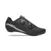 GIRO Regime Black 44 (Velikost 44)