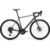 MERIDA SCULTURA ENDURANCE 300 Silk Cool Grey(Red) (Velikost L)