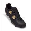 GIRO Gritter Black/Gold 42 (Velikost 42)
