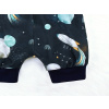 Chlapecké kraťasy pro miminko vesmír detail nohavice