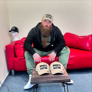 Limitovaná edice kšiltovek IMMORTAL BASTARD je tady! Stylová a jedinečná pokrývka hlavy, která mluví za vše. Buď...