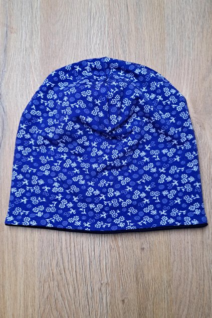 Zimní čepice se vzorem modrotisku