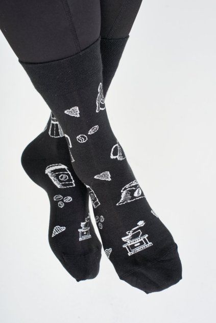 černé ponožky s kávou