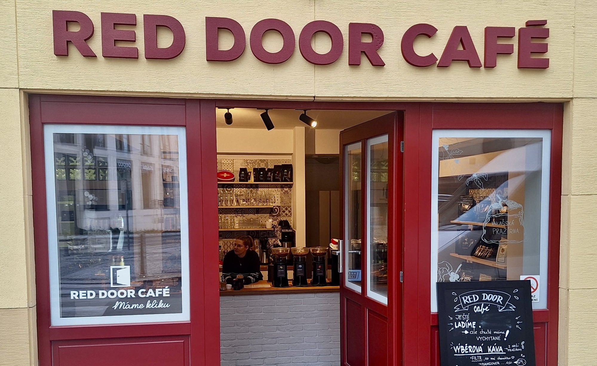 NAŠE NOVÁ KAVÁRNA V PRAZE