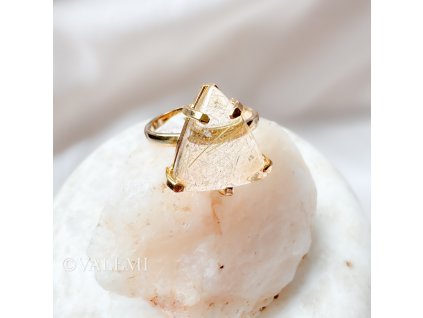 Prsten trojúhelník s rutilovým křišťálem