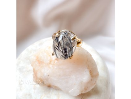 Prsten ovál s rutilovým křišťálem