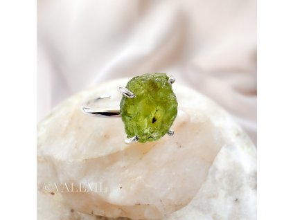 Prsten s peridotem stříbrný typ 2