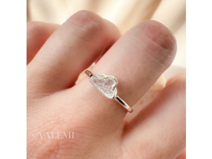 Prsten kouzlo oblaků s duhovým měsíčním kamenem