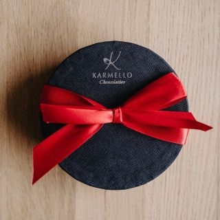 KARAMELOVÁ SRDÍČKA❤️ Jemná, mléčná čokoláda v kombinaci s unikátní karamelovou náplní Vás okouzlí. Tato lahodná srdíčka v...