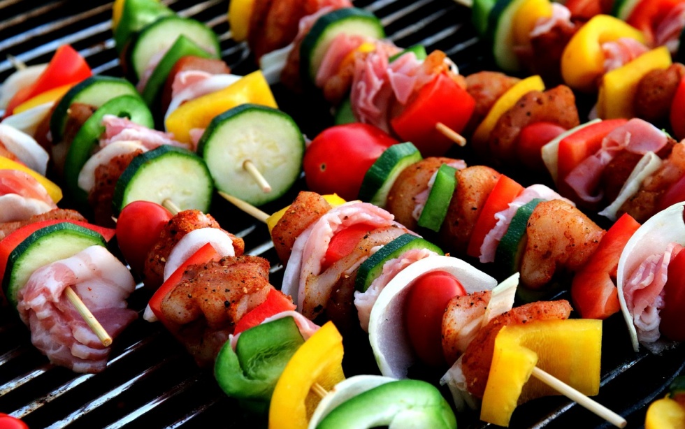 Zdravé grilování. Jak si užít letní grilovačku a udržet linii?