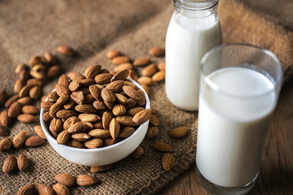 Bezlaktózová strava: Aké potraviny vynechať.