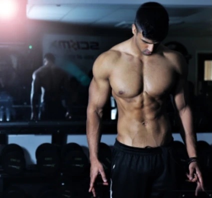 Tréningový plán zameraný na rast a tvarovanie svalov