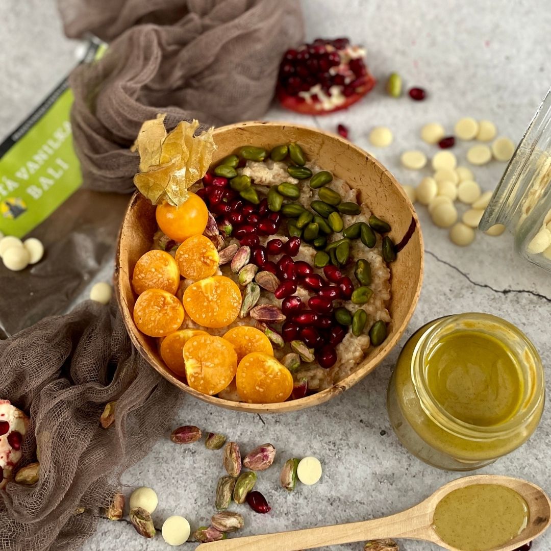 Domácí pistáciové máslo s vanilkou a bílou čokoládou