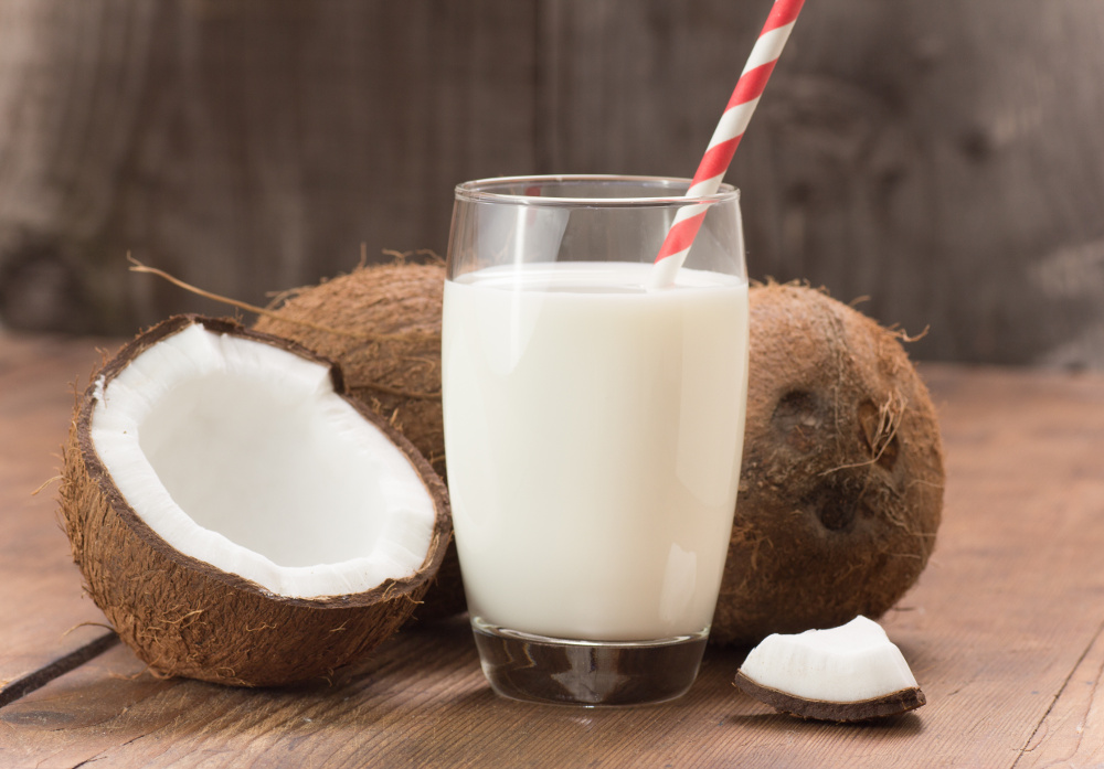 Jednoduché a rychlé domácí kokosové mléko s vanilkou
